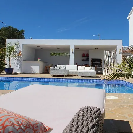 Mimosa Villa *