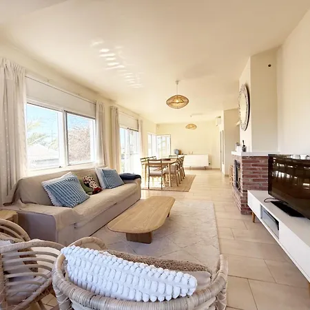 Mimosa Villa *